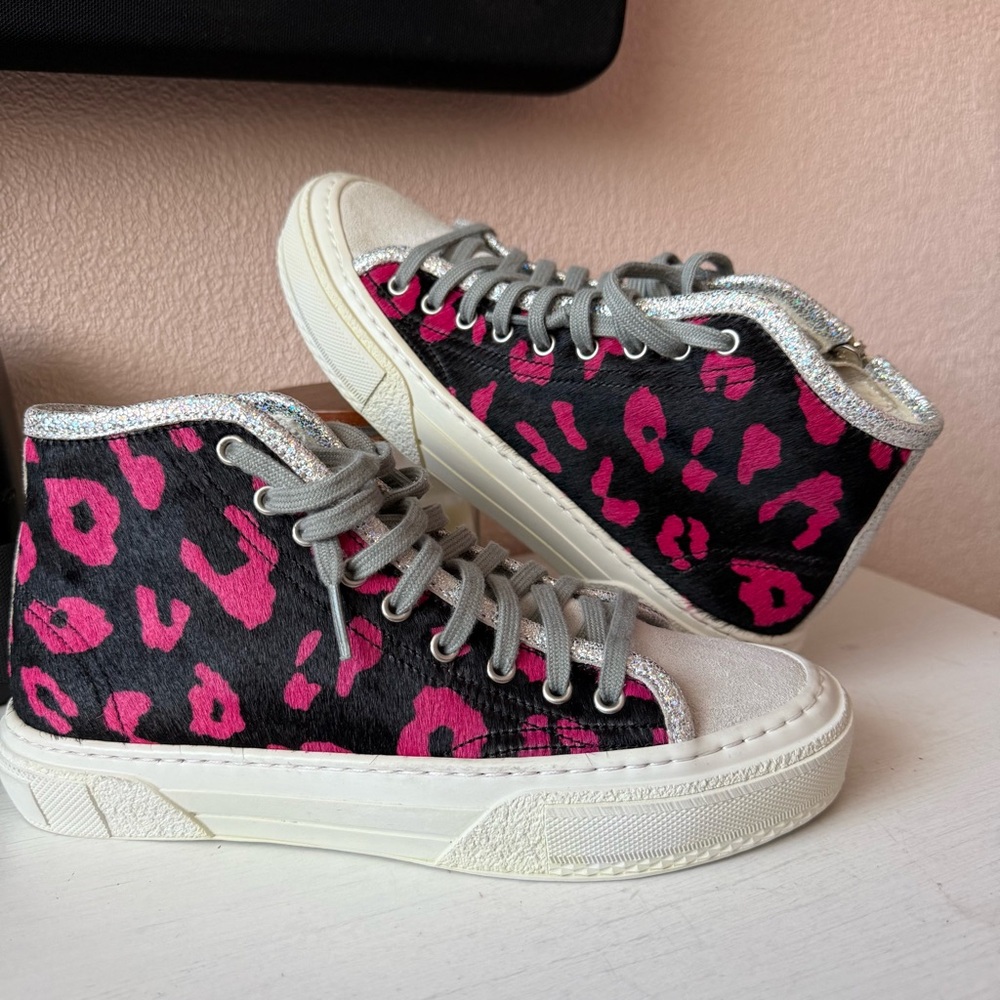 P448 RARE Sally Skate Leopard Print Fuchsia & Black Sneaker size 7US 37EUR